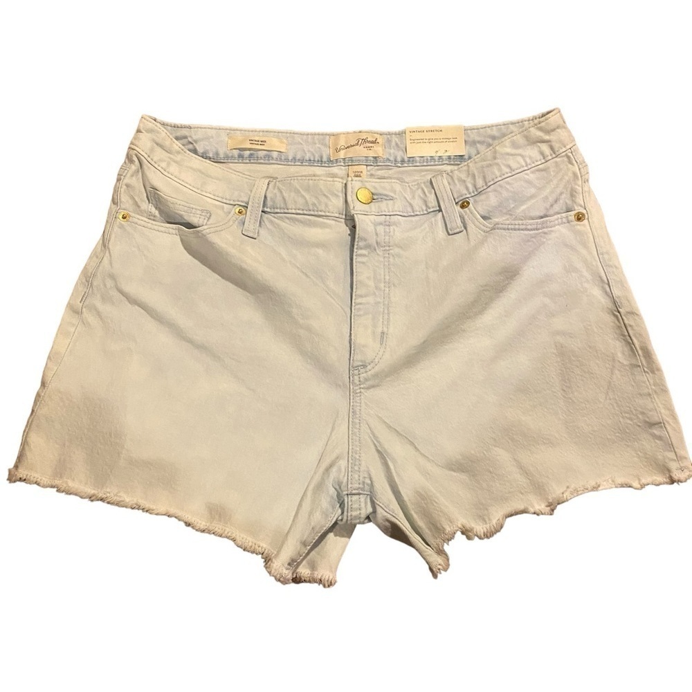 Universal Thread shorts NWT